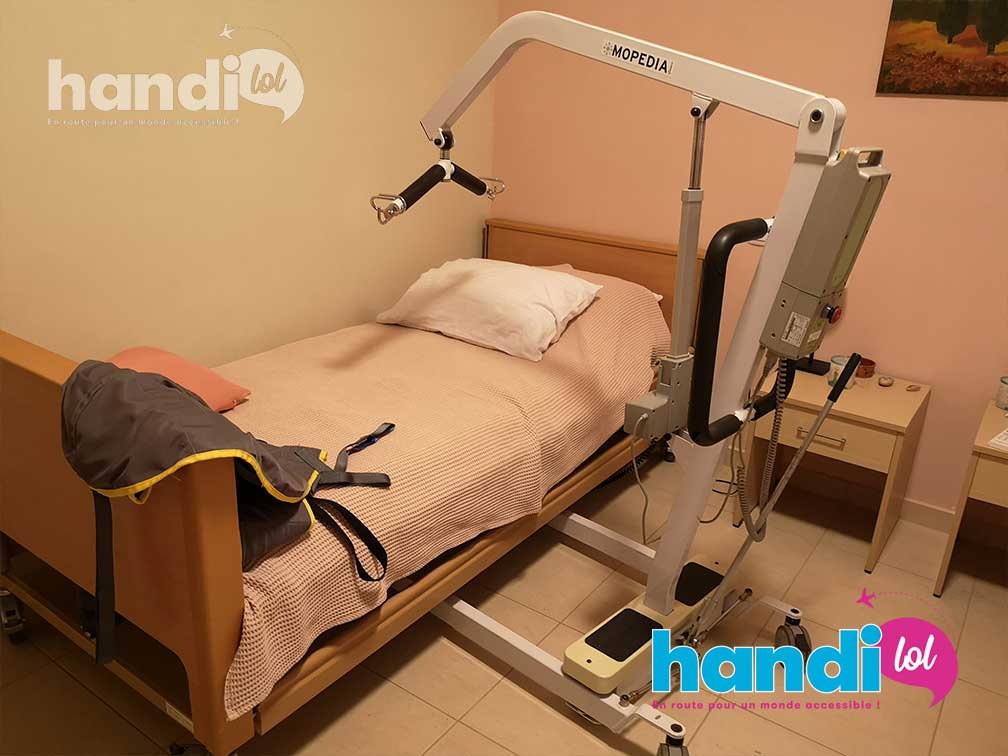 Sale du restaurant situé en bas de la résidence MICs Sant Jordi à Barcelone