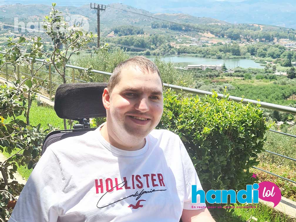 Sale du restaurant situé en bas de la résidence MICs Sant Jordi à Barcelone